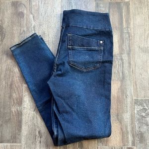 Rock & Republic pull-on jeans
